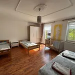 Prazdninovy Dum 메라드바키